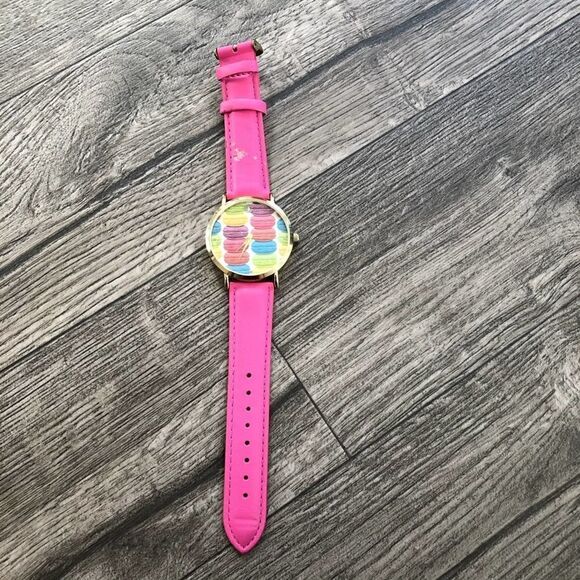 2/$30🧁🍭🍰 Macaron Pastry Dessert Print Faux Leather Pink Watch🧁🍭🍰 - Picture 4 of 5